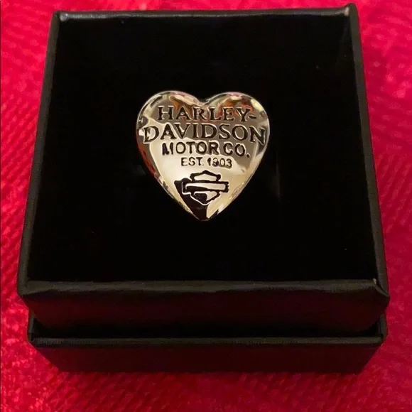 -women’s HD Heart Ring - Picture 3 of 3